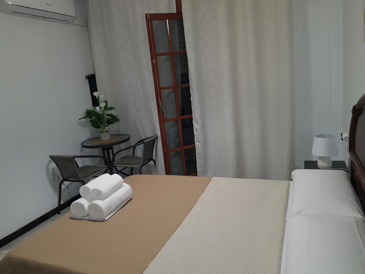 Pension Yna Holiday Málaga Dış mekan fotoğraf